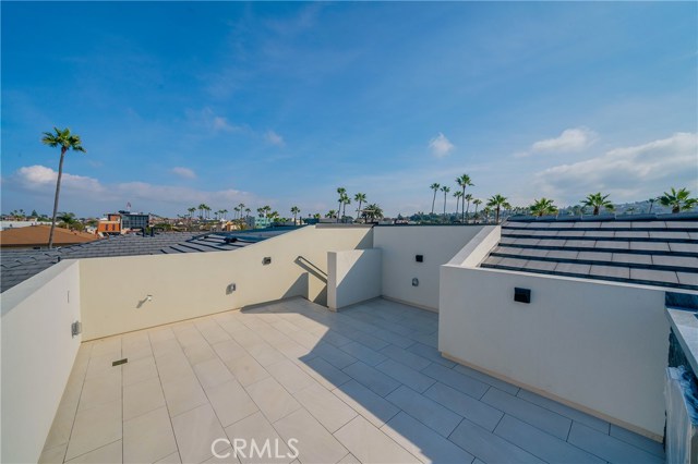 111 Vista Del Mar, Redondo Beach, California 90277, 3 Bedrooms Bedrooms, ,2 BathroomsBathrooms,Residential,Sold,Vista Del Mar,SB20065675