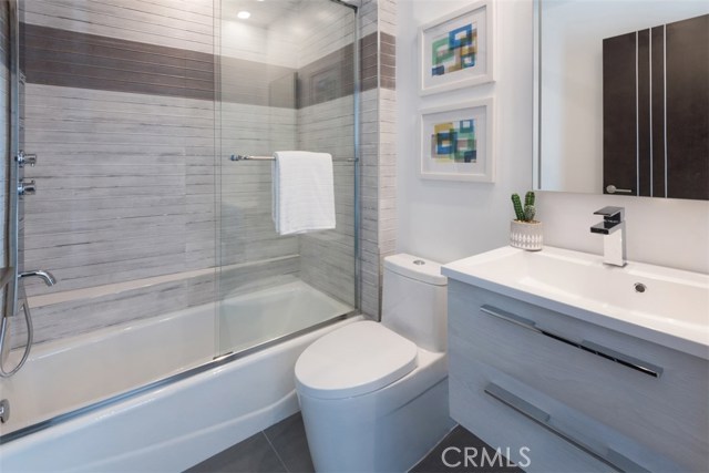 2415 Rockefeller Lane, Redondo Beach, California 90278, 4 Bedrooms Bedrooms, ,4 BathroomsBathrooms,Residential,Sold,Rockefeller,PV18200418
