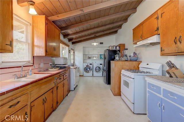 1965 Manhattan Avenue, Hermosa Beach, California 90254, 3 Bedrooms Bedrooms, ,2 BathroomsBathrooms,Residential,Sold,Manhattan,SB20021506