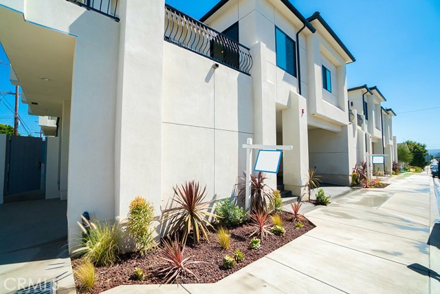 2204 Felton Lane, Redondo Beach, California 90278, 4 Bedrooms Bedrooms, ,3 BathroomsBathrooms,Residential,Sold,Felton,SB18220475
