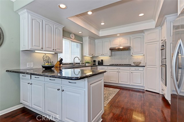 Kitchen Area and Eat-In Kitchen Breakfast Bar Counter