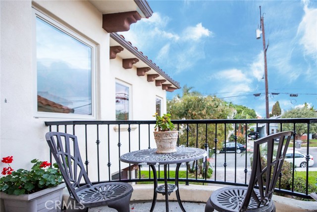 2112 Harriman Lane, Redondo Beach, California 90278, 4 Bedrooms Bedrooms, ,2 BathroomsBathrooms,Residential,Sold,Harriman,SB18280031