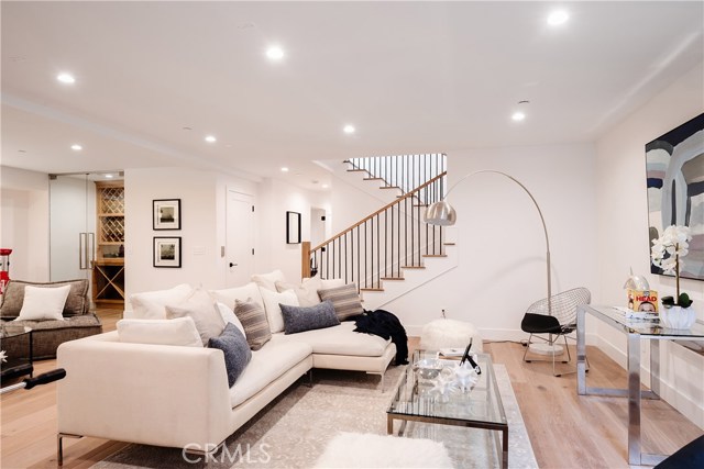 617 31st Street, Manhattan Beach, California 90266, 7 Bedrooms Bedrooms, ,2 BathroomsBathrooms,Residential,Sold,31st,SB20084953