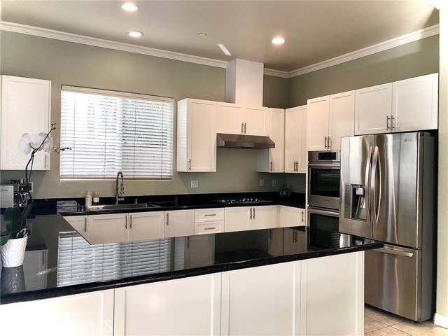 2220 Rockefeller Lane, Redondo Beach, California 90278, 3 Bedrooms Bedrooms, ,2 BathroomsBathrooms,Residential,Sold,Rockefeller,PV19241545