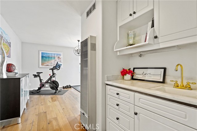 940 Rosecrans Avenue, Manhattan Beach, California 90266, 5 Bedrooms Bedrooms, ,2 BathroomsBathrooms,Residential,Sold,Rosecrans,SB21035135