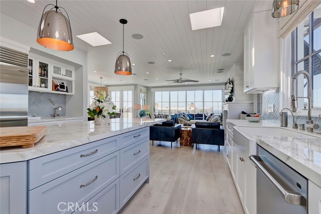 304 3rd Street, Manhattan Beach, California 90266, 4 Bedrooms Bedrooms, ,3 BathroomsBathrooms,Residential,Sold,3rd,SB19234721