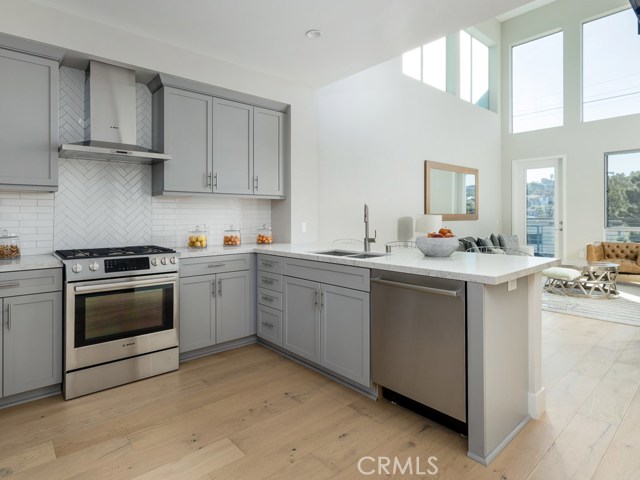 1920 Pacific Coast Highway, Redondo Beach, California 90277, 2 Bedrooms Bedrooms, ,2 BathroomsBathrooms,Residential,Sold,Pacific Coast Highway,SB21006104