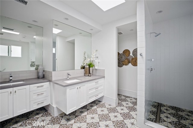 2006 Morgan Lane, Redondo Beach, California 90278, 4 Bedrooms Bedrooms, ,3 BathroomsBathrooms,Residential,Sold,Morgan,SB20119516