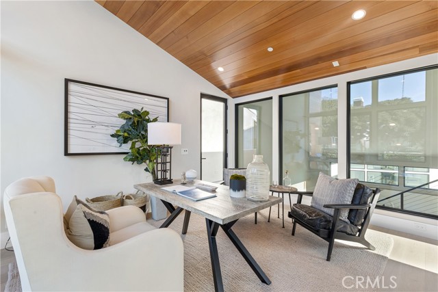 Corona Del Mar, CA 92625,410 Iris AVE