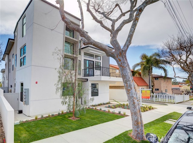 2004 Grant Avenue, Redondo Beach, California 90278, 4 Bedrooms Bedrooms, ,5 BathroomsBathrooms,Residential,Sold,Grant,PV19040673