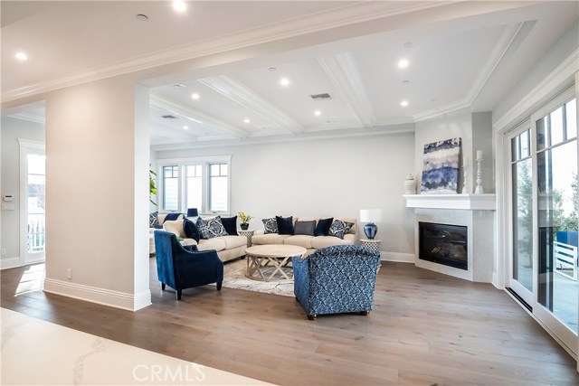 577 31st Street, Manhattan Beach, California 90266, 5 Bedrooms Bedrooms, ,5 BathroomsBathrooms,Residential,Sold,31st,SB20093030