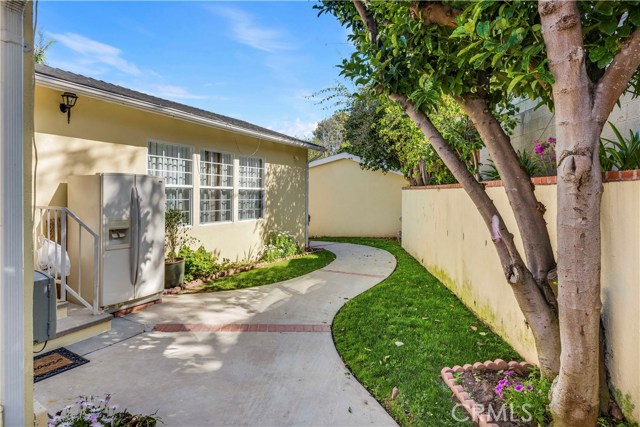 2903 Inglewood Avenue, Redondo Beach, California 90278, 3 Bedrooms Bedrooms, ,3 BathroomsBathrooms,Residential,Sold,Inglewood,SB17088747