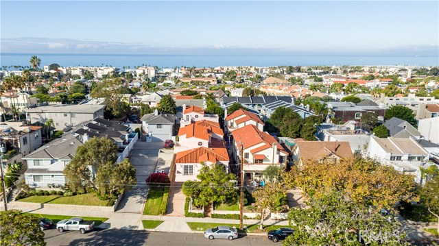 121 Helberta Avenue, Redondo Beach, California 90277, 3 Bedrooms Bedrooms, ,2 BathroomsBathrooms,Residential,Sold,Helberta,SB17233463