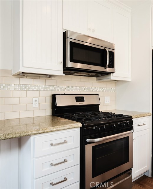 641 27th Street, Manhattan Beach, California 90266, 2 Bedrooms Bedrooms, ,1 BathroomBathrooms,Residential,Sold,27th,SB20174860