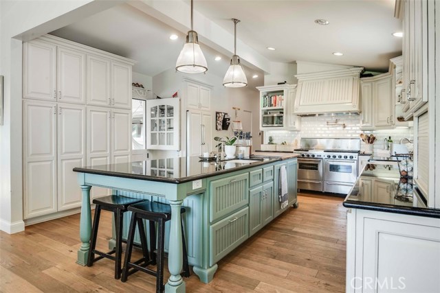 17 Seahurst Road, Rolling Hills Estates, California 90274, 5 Bedrooms Bedrooms, ,5 BathroomsBathrooms,Residential,Sold,Seahurst,PV20141601