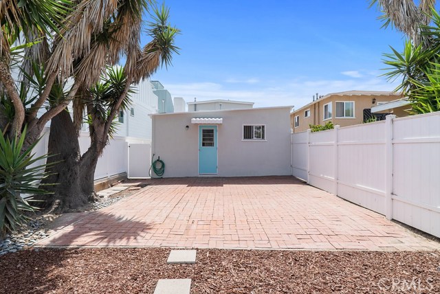 708 Loma Drive, Hermosa Beach, California 90254, 3 Bedrooms Bedrooms, ,2 BathroomsBathrooms,Residential,Sold,Loma,SB18168887