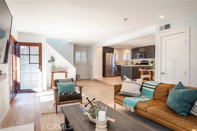 2206 Carnegie Lane, Redondo Beach, California 90278, 3 Bedrooms Bedrooms, ,2 BathroomsBathrooms,Residential,Sold,Carnegie,SB19278856