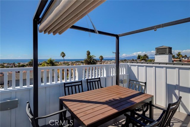548 Pine Street, Hermosa Beach, California 90254, 4 Bedrooms Bedrooms, ,3 BathroomsBathrooms,Residential,Sold,Pine,SB19142992