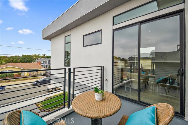 2315 Huntington Ln, Redondo Beach, California 90278, 4 Bedrooms Bedrooms, ,3 BathroomsBathrooms,Residential,Sold,Huntington Ln,SB19189198