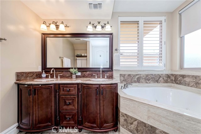 603 Juanita Avenue, Redondo Beach, California 90277, 4 Bedrooms Bedrooms, ,1 BathroomBathrooms,Residential,Sold,Juanita,SB20232273