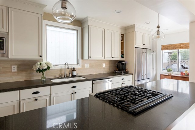 1523 Wollacott Street, Redondo Beach, California 90278, 4 Bedrooms Bedrooms, ,1 BathroomBathrooms,Residential,Sold,Wollacott,SB20025118