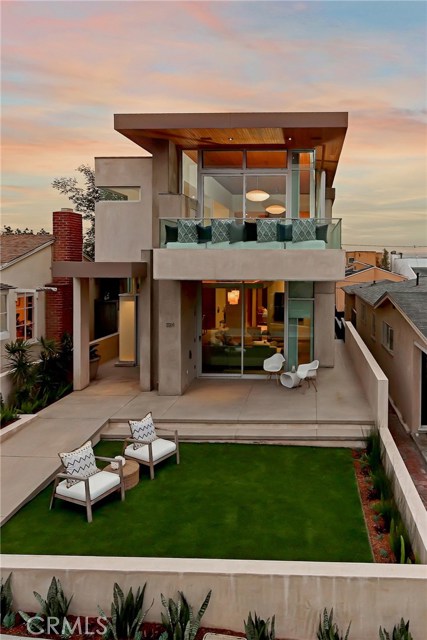 324 17th Street, Manhattan Beach, California 90266, 4 Bedrooms Bedrooms, ,4 BathroomsBathrooms,Residential,Sold,17th,SB17118466