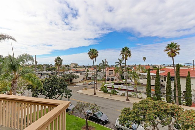 230 Guadalupe Avenue, Redondo Beach, California 90277, 2 Bedrooms Bedrooms, ,1 BathroomBathrooms,Residential,Sold,Guadalupe,SB17248817