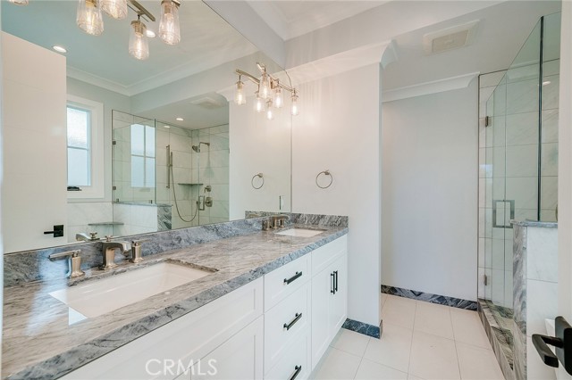 1920 Gates Ave, Redondo Beach, California 90278, 4 Bedrooms Bedrooms, ,4 BathroomsBathrooms,Residential,Sold,Gates Ave,SB21054568