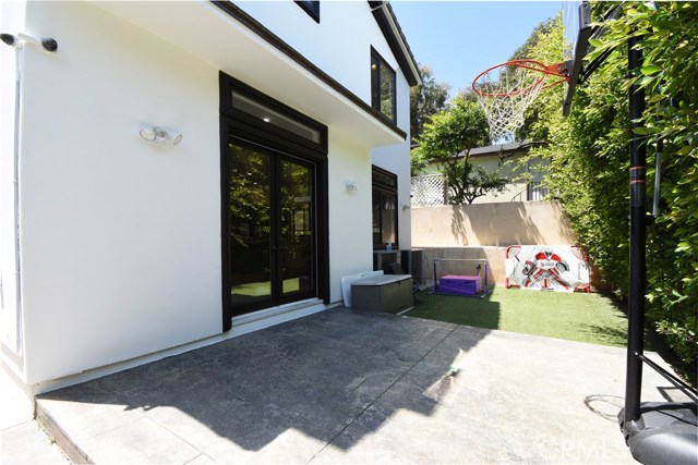 2612 Poinsettia Avenue, Manhattan Beach, California 90266, 5 Bedrooms Bedrooms, ,5 BathroomsBathrooms,Residential,Sold,Poinsettia,SB20134895