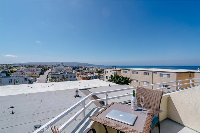 1454 Loma Drive, Hermosa Beach, California 90254, 2 Bedrooms Bedrooms, ,2 BathroomsBathrooms,Residential,Sold,Loma,SB17085148