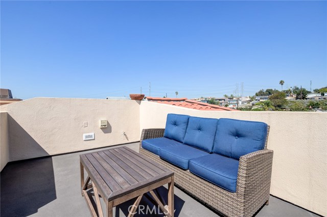 716 Lucia Avenue, Redondo Beach, California 90277, 3 Bedrooms Bedrooms, ,2 BathroomsBathrooms,Residential,Sold,Lucia,PV20207865