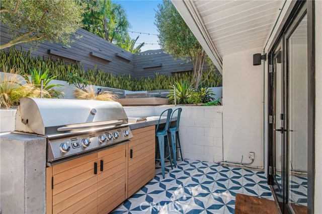 516 24th Street, Hermosa Beach, California 90254, 2 Bedrooms Bedrooms, ,1 BathroomBathrooms,Residential,Sold,24th,SB20201077