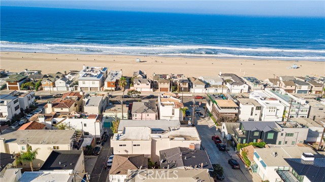 138 30th Street, Hermosa Beach, California 90254, 3 Bedrooms Bedrooms, ,3 BathroomsBathrooms,Residential,Sold,30th,SB21044584