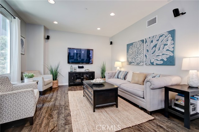 3 Bed Home for Sale in Hawthorne, California