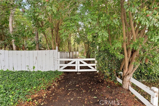 Carriage doors to the trail track....taken from the street.