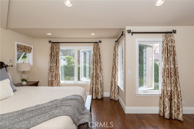 2101 Faymont Avenue, Manhattan Beach, California 90266, 4 Bedrooms Bedrooms, ,4 BathroomsBathrooms,Residential,Sold,Faymont,SB19142312