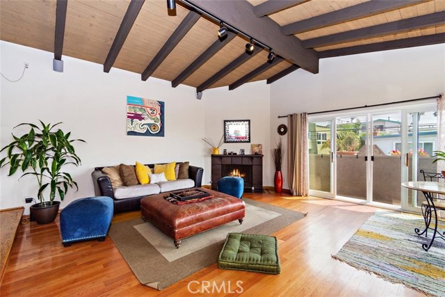 959 2nd Street, Hermosa Beach, California 90254, 5 Bedrooms Bedrooms, ,2 BathroomsBathrooms,Residential,Sold,2nd,SB20190726