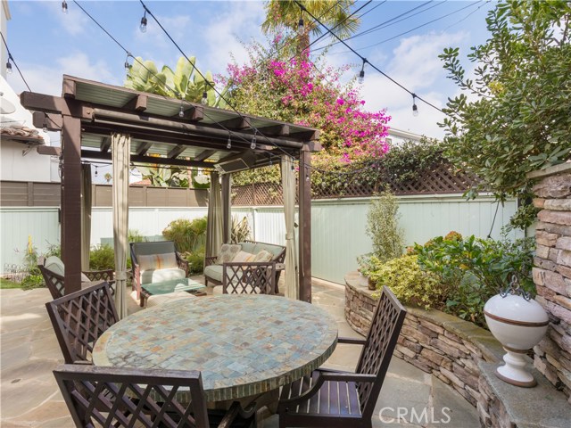 1808 Elm Avenue, Manhattan Beach, California 90266, 5 Bedrooms Bedrooms, ,3 BathroomsBathrooms,Residential,Sold,Elm,SB20235001