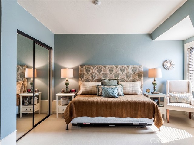 317 Broadway, Redondo Beach, California 90277, 3 Bedrooms Bedrooms, ,2 BathroomsBathrooms,Residential,Sold,Broadway,SB17224085