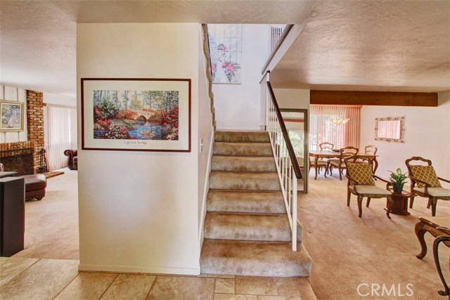 Enjoy entertaining either in Living room or Family room or both:)