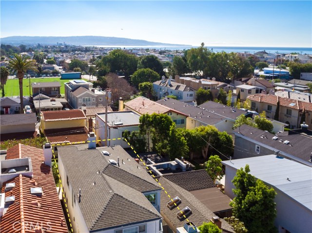 520 2nd Street, Manhattan Beach, California 90266, 4 Bedrooms Bedrooms, ,2 BathroomsBathrooms,Residential,Sold,2nd,SB17115335