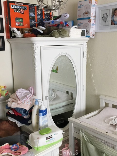 CABINET FOR SALE BY TENANT