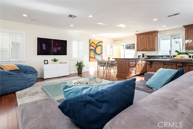 1156 9th Street, Hermosa Beach, California 90254, 3 Bedrooms Bedrooms, ,1 BathroomBathrooms,Residential,Sold,9th,SB20005266