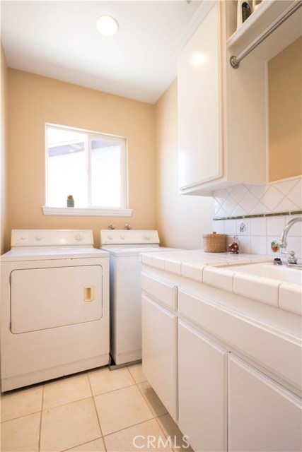 2217 Ruhland Avenue, Redondo Beach, California 90278, 4 Bedrooms Bedrooms, ,3 BathroomsBathrooms,Residential,Sold,Ruhland,SB17139608