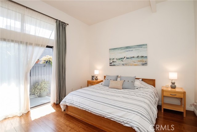 842 1st Street, Hermosa Beach, California 90254, 2 Bedrooms Bedrooms, ,3 BathroomsBathrooms,Residential,Sold,1st,SB20131143