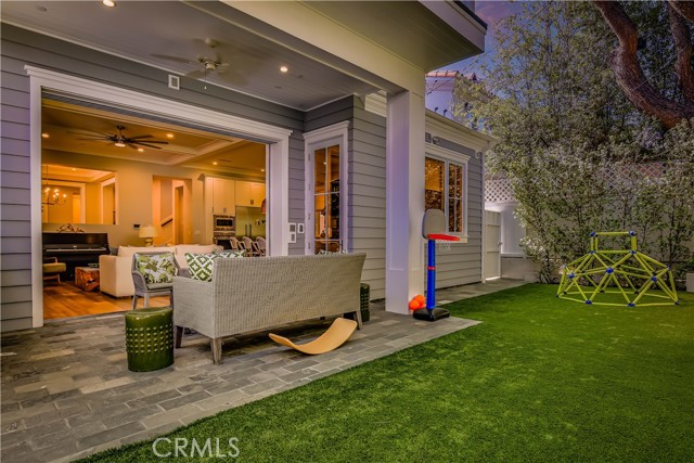 1904 Palm Avenue, Manhattan Beach, California 90266, 5 Bedrooms Bedrooms, ,5 BathroomsBathrooms,Residential,Sold,Palm,SB21124445