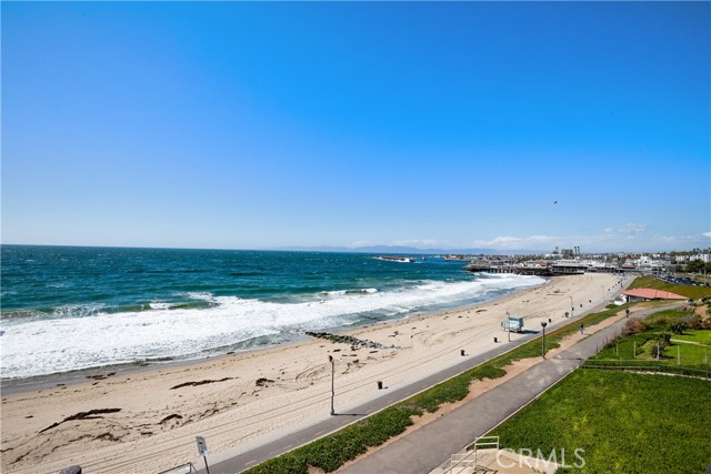 531 Esplanade, Redondo Beach, California 90277, 2 Bedrooms Bedrooms, ,1 BathroomBathrooms,Residential,Sold,Esplanade,SB21049085