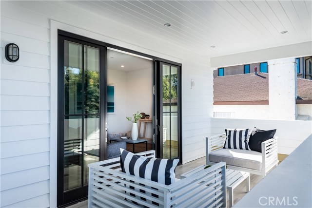 856 14th Street, Manhattan Beach, California 90266, 5 Bedrooms Bedrooms, ,5 BathroomsBathrooms,Residential,Sold,14th,SB18245508