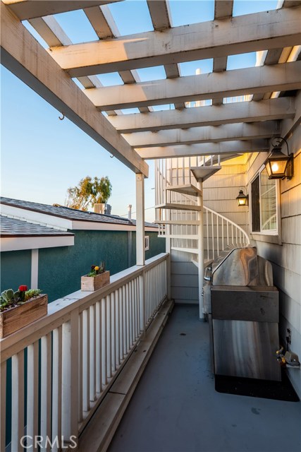 667 Longfellow Avenue, Hermosa Beach, California 90254, 3 Bedrooms Bedrooms, ,3 BathroomsBathrooms,Residential,Sold,Longfellow,SB19000849