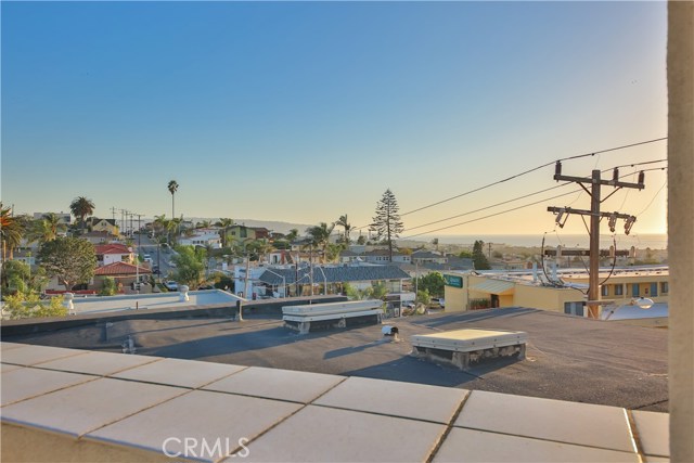 1220 Ocean Drive, Hermosa Beach, California 90254, 4 Bedrooms Bedrooms, ,3 BathroomsBathrooms,Residential,Sold,Ocean,SB17068697